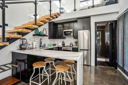 Quantum Tiny Loft At East End Revitalized