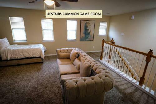 Houston Sw Sugarland 5 Bed 2 Bath 9 Beds - Cribbage