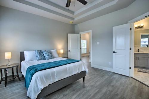Modern Houston Home 3 Mi To Downtown Attractions!