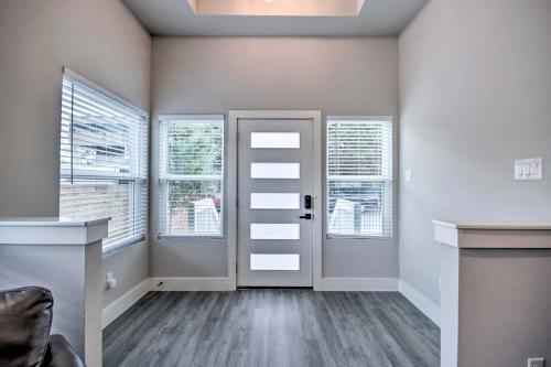 Modern Houston Home 3 Mi To Downtown Attractions!