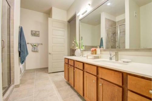 Apartamento Spacious Luxury Unit Located In Downtown Houston!