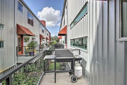 Urban Houston Escape With Grill Less Than 1 Mi To Bbva!