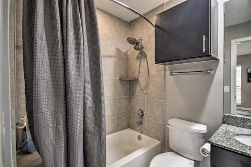 Urban Houston Escape With Grill Less Than 1 Mi To Bbva!