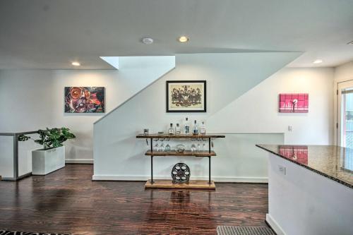 Urban Houston Escape With Grill Less Than 1 Mi To Bbva!