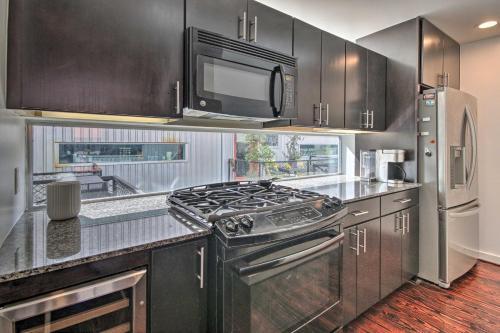 Urban Houston Escape With Grill Less Than 1 Mi To Bbva!