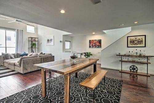 Urban Houston Escape With Grill Less Than 1 Mi To Bbva!