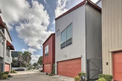 Urban Houston Escape With Grill Less Than 1 Mi To Bbva!