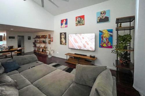 Urban Houston Escape With Grill Less Than 1 Mi To Bbva!