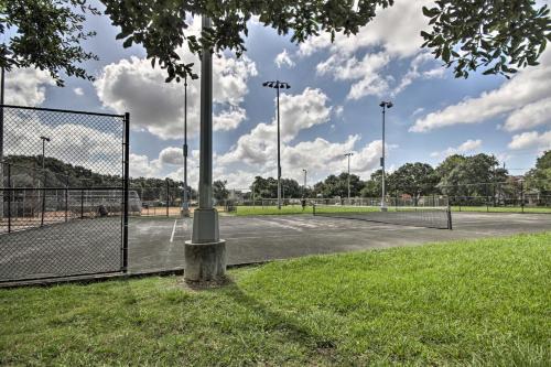 Urban Houston Escape With Grill Less Than 1 Mi To Bbva!
