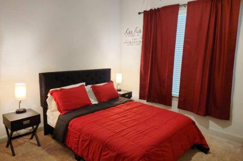 *luxury 3 Bedroom Apartment By Galleria*