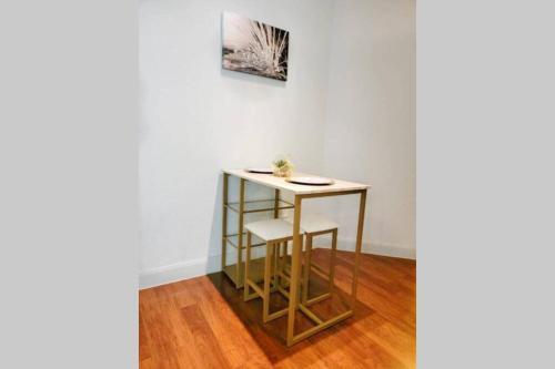 *luxury 3 Bedroom Apartment By Galleria*