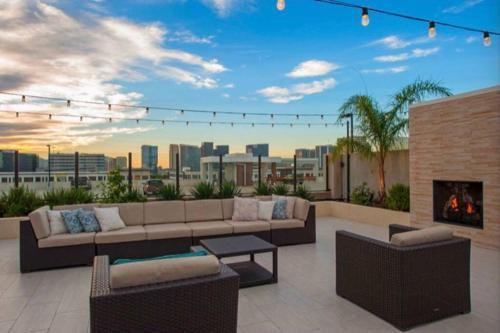 *luxury 3 Bedroom Apartment By Galleria*