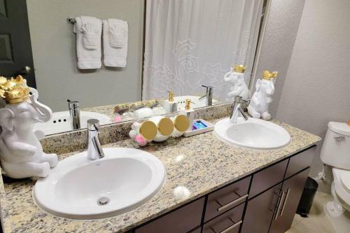*luxury 3 Bedroom Apartment By Galleria*