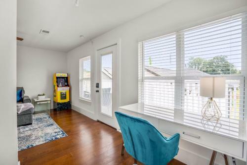Universal Apartment At East Downtown