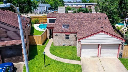 1976 Houstongem Luminous Pool & Hottub Sleeps11