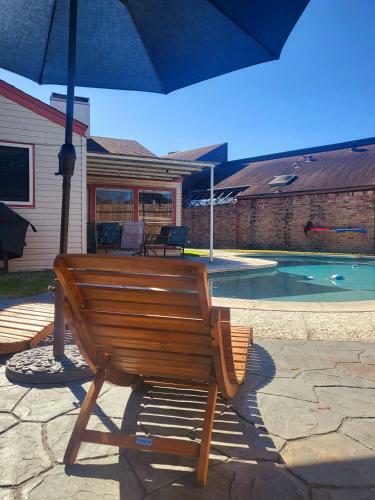 1976 Houstongem Luminous Pool & Hottub Sleeps11