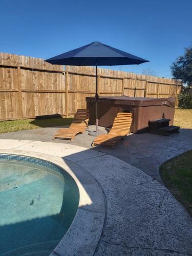 1976 Houstongem Luminous Pool & Hottub Sleeps11