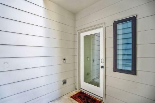 Ethereal Rooftop Retreat @ Midtown/eado