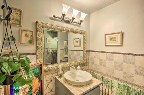 Townhome Less Than 10 Mi To Museums, Shopping And More