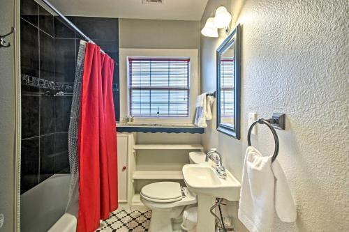 Modern Houston Home Less Than 4 Miles To Houston Zoo!
