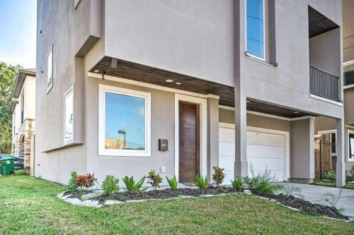 New! Beautiful 3 Story Houston Home
