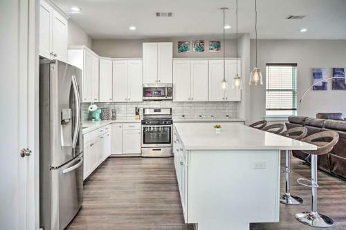 New! Beautiful 3 Story Houston Home
