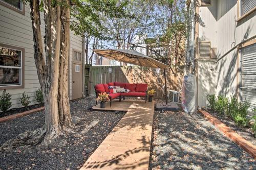 Hou Apartment - Walk To Restaurants And Shops!