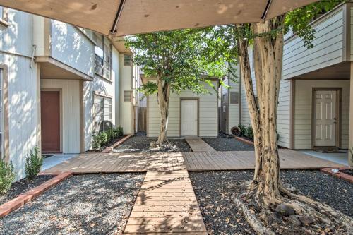 Hou Apartment - Walk To Restaurants And Shops!