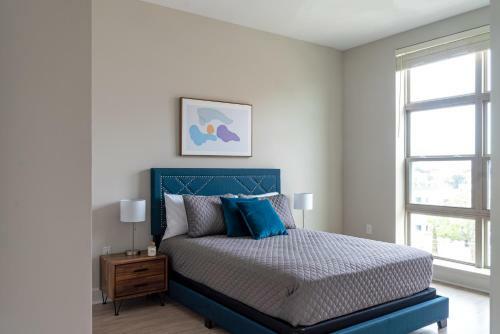 Buffalo Bayou Apartments By Barsala