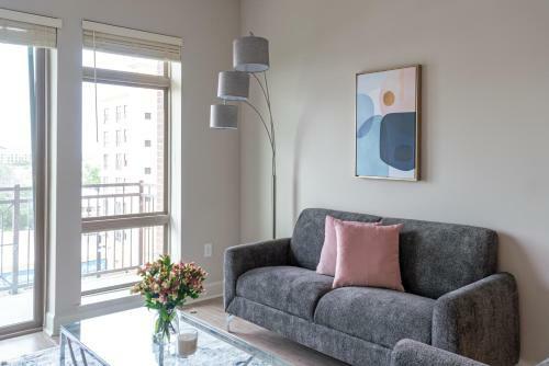 Buffalo Bayou Apartments By Barsala