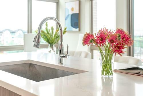 Buffalo Bayou Apartments By Barsala