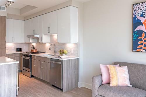 Buffalo Bayou Apartments By Barsala