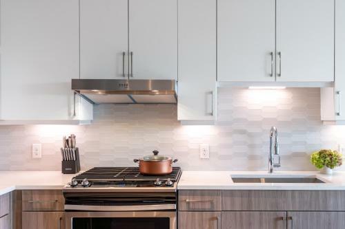 Buffalo Bayou Apartments By Barsala