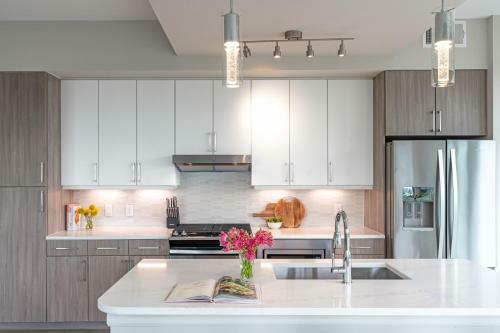 Buffalo Bayou Apartments By Barsala
