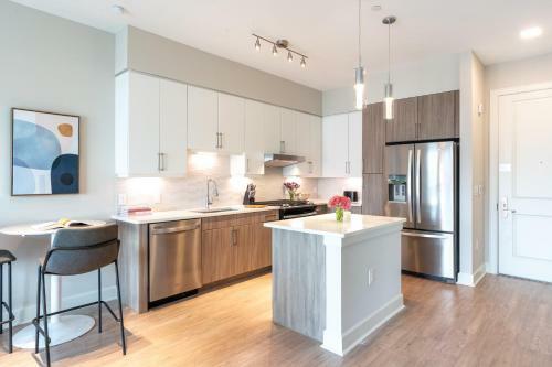 Buffalo Bayou Apartments By Barsala