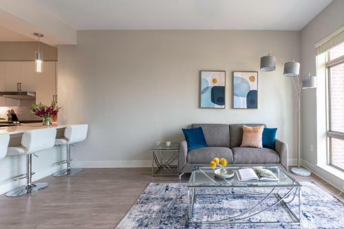 Buffalo Bayou Apartments By Barsala