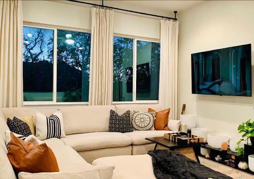 Htx Hideaway Mins From Downtown Midtown Med Center With Private Backyard