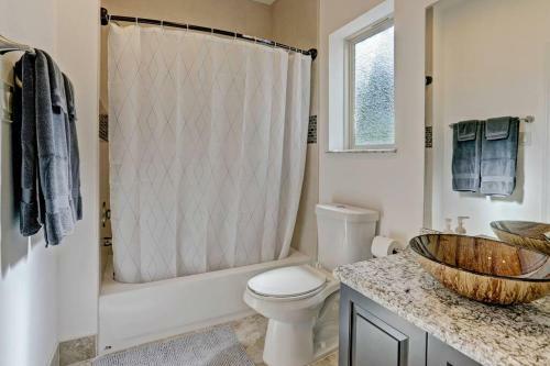 Your Gem Townhome In Tx Medical Center