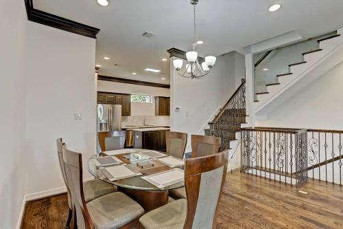 Your Gem Townhome In Tx Medical Center