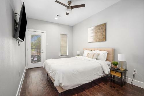 Brand New! 3 Br Twin House - Med Center