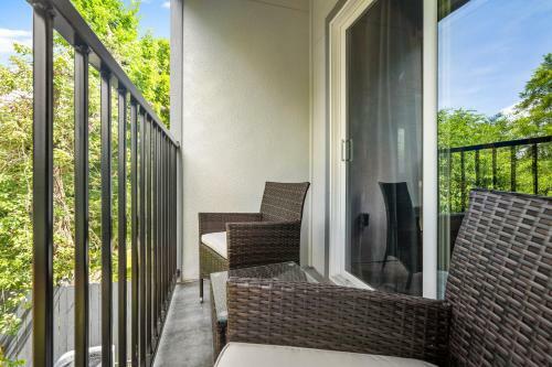 Brand New! 3 Br Twin House - Med Center