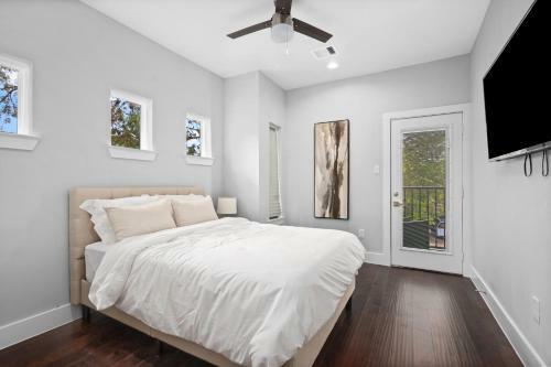 Brand New! 3 Br Twin House - Med Center