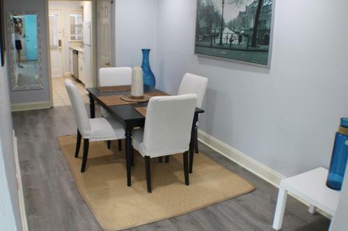 Apartamento Montrose Hist Dist - Charmazure 2 Br/1ba Apt W W/d