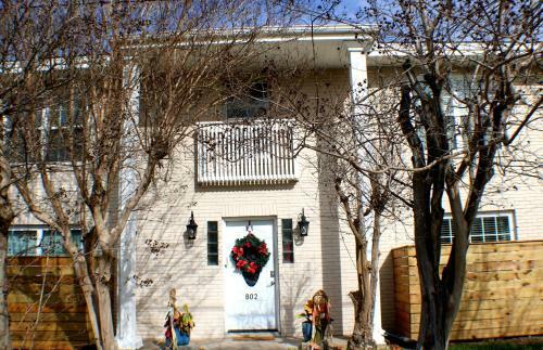 Apartamento Montrose Hist Dist - Charmazure 2 Br/1ba Apt W W/d
