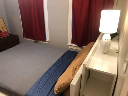 Montrose Hist Dist- Purple 2 Br Apartment