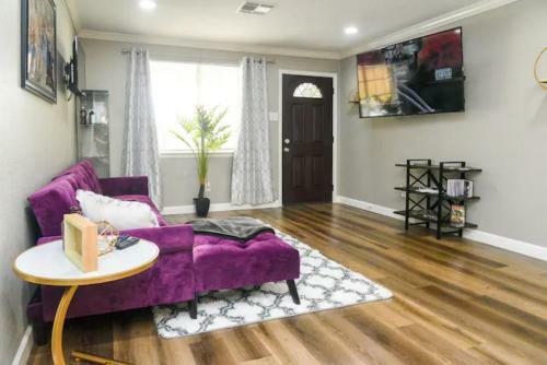 3 Bedroom 2.5 Bathroom Gated House