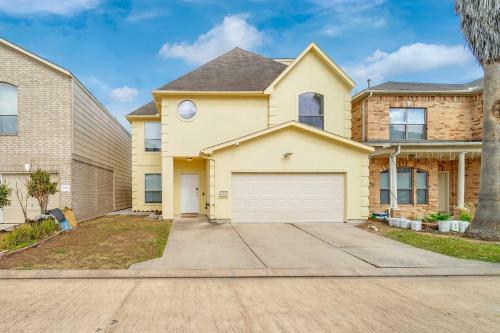 Houston Retreat With Office Less Than 17 Mi To Midtown!