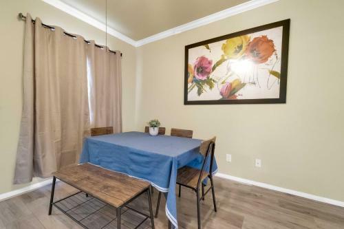 Houston Retreat With Office Less Than 17 Mi To Midtown!