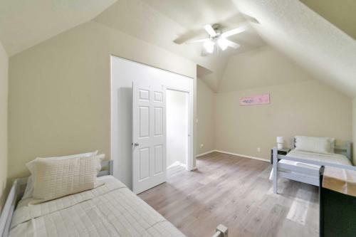 Houston Retreat With Office Less Than 17 Mi To Midtown!