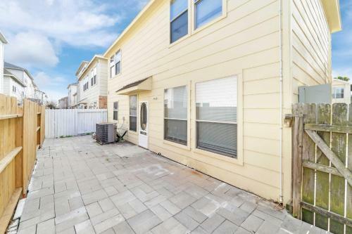 Houston Retreat With Office Less Than 17 Mi To Midtown!